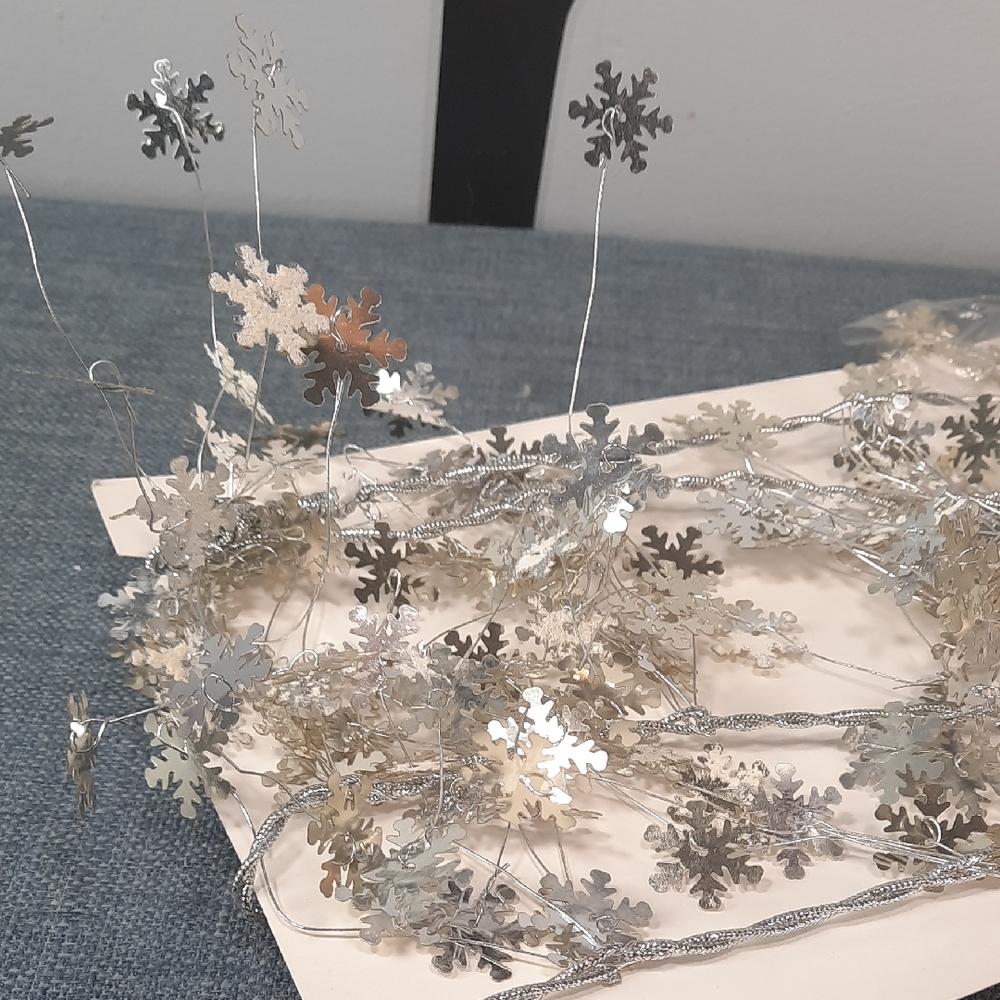 Silver Snowflake Garland Vintage Inspired Frosted Metallic Wired 60" NWT